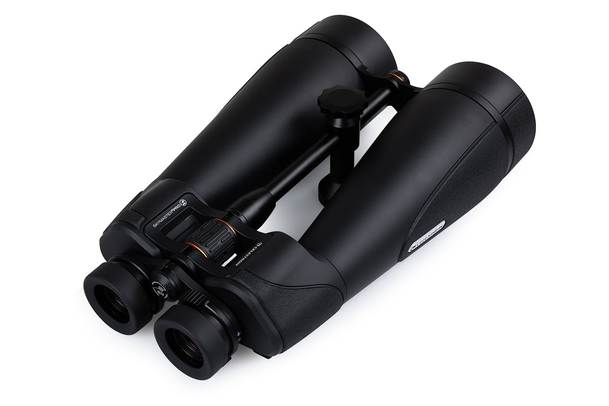 SkyMaster Pro ED 20x80 eyepiece and focus-wheel view